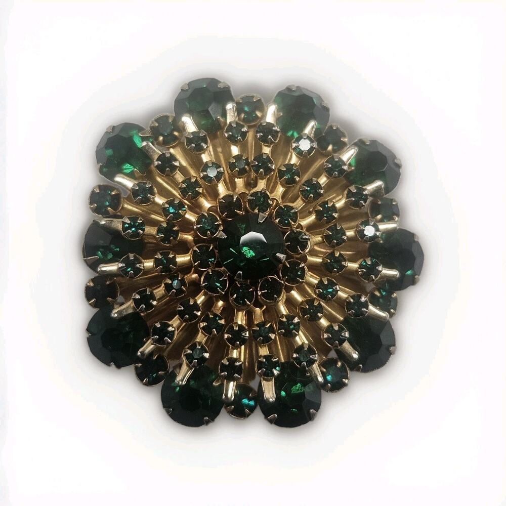 Vintage Gold Tone Rhinestone Brooch Unsigned Beauty Dark Green Pin 2" Round